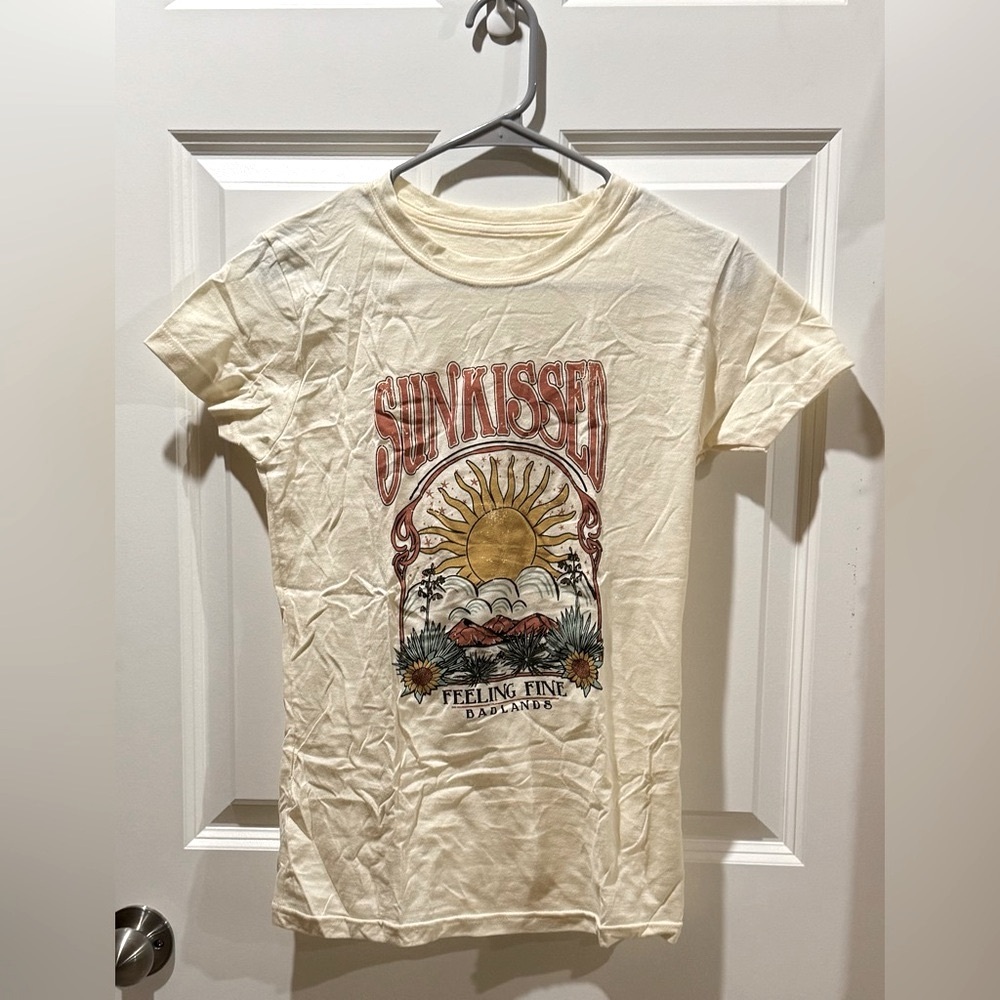 Sunkissed Graphic Tee, Badlands South Dakota
